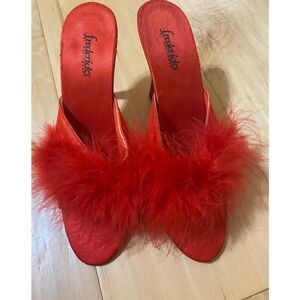 Fredericks of Hollywood red maribou boudoir kitten toe heel.Size 6. True vintage